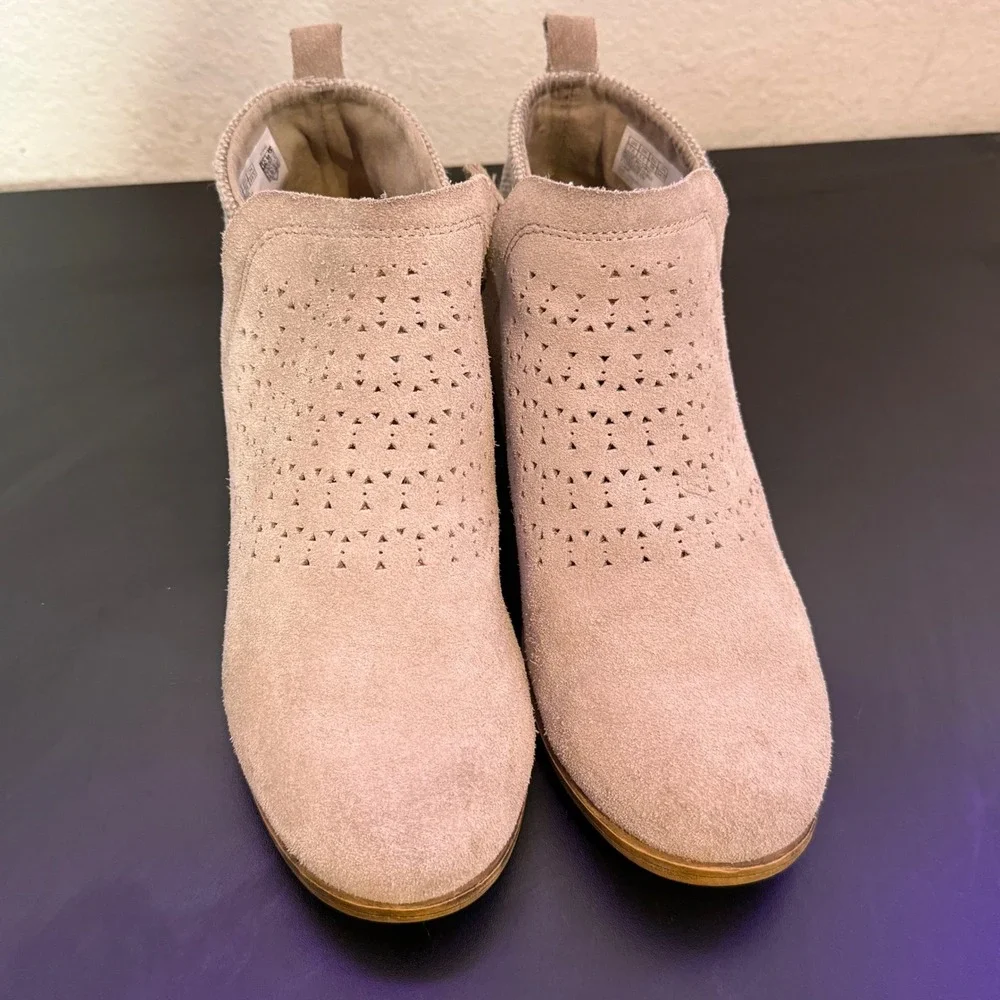 Toms deia suede